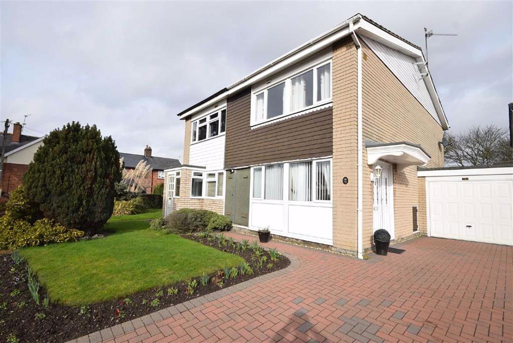 Newfield Drive, Castlefields, Shrewsbury 3 bed semidetached house £