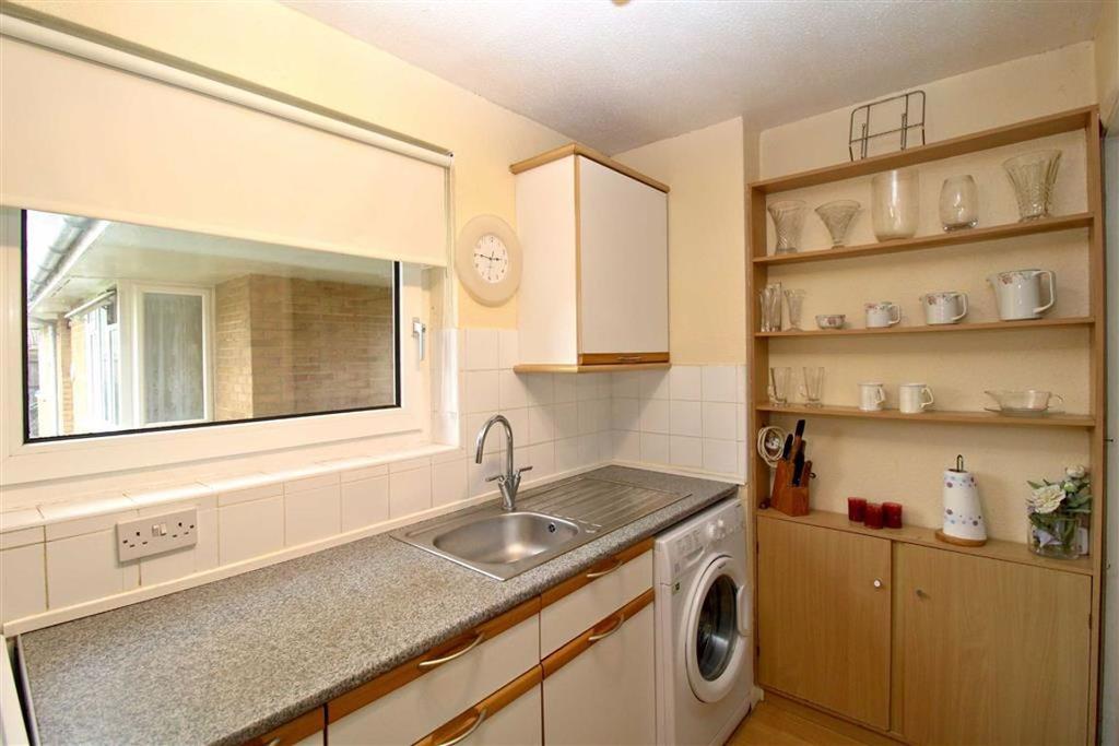 St Crispians, Seaford, East Sussex 1 bed semidetached house £220,000