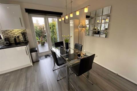 21 Calico Close, Salford, M3 6AH