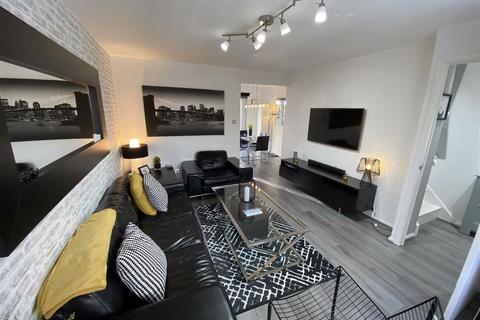 21 Calico Close, Salford, M3 6AH