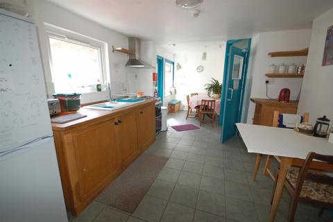 3 Cambrian Terrace, Borth, SY24 5HU