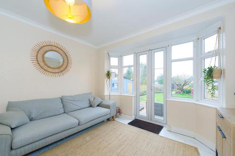 15 Ravensfield Gardens, Epsom, KT19 0ST