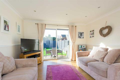 6 Pemberley Close, West Ewell, Epsom, KT19 9LW