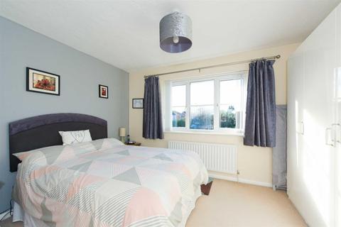6 Pemberley Close, West Ewell, Epsom, KT19 9LW