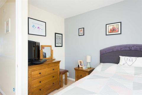 6 Pemberley Close, West Ewell, Epsom, KT19 9LW