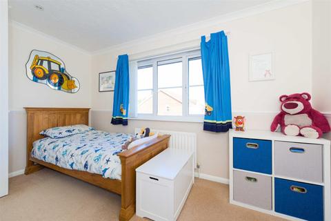 6 Pemberley Close, West Ewell, Epsom, KT19 9LW