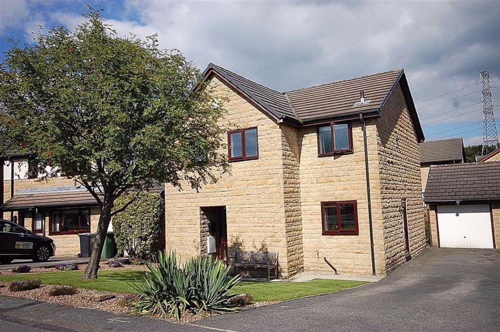 Bent Lea, Bradley, Huddersfield, HD2 4 bed detached house £252,500