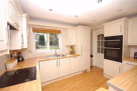 18 Bent Lea, Huddersfield, HD2 1QW