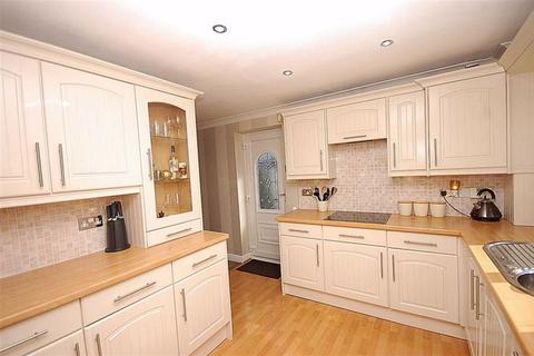 18 Bent Lea, Huddersfield, HD2 1QW