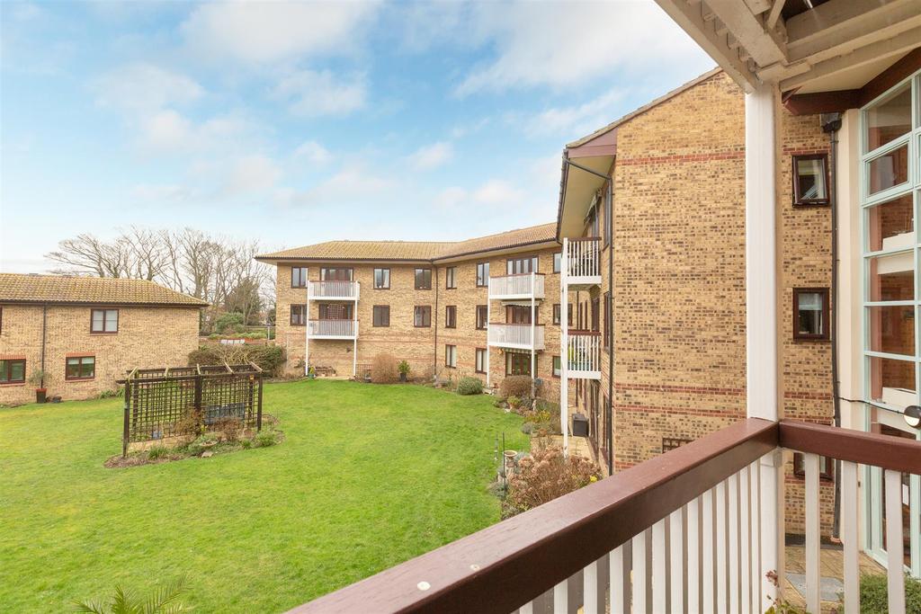 Lyell Road, Birchington 2 bed flat £189,995