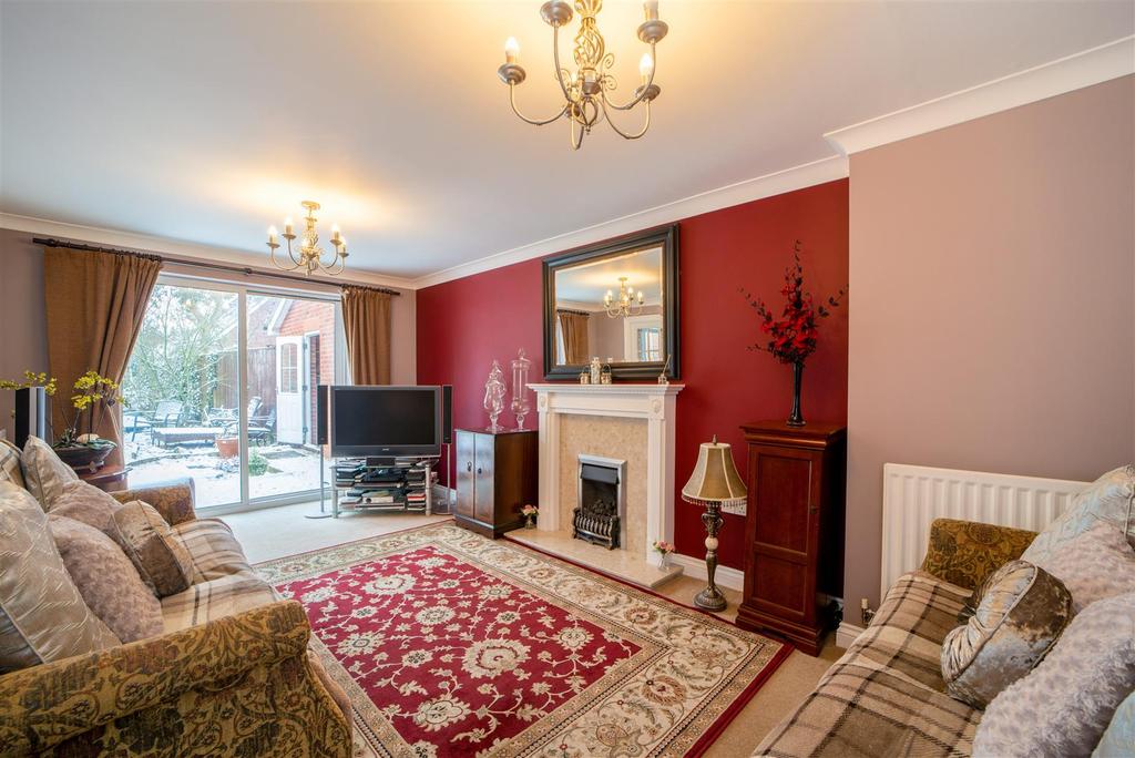 Abbey Close, Shepshed 4 bed detached house £330,000