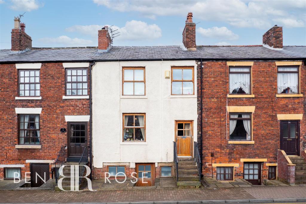 Fox Lane, Leyland 3 bed terraced house £200,000