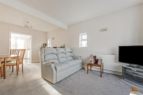2 Appleton Road, Benfleet, SS7 5DB