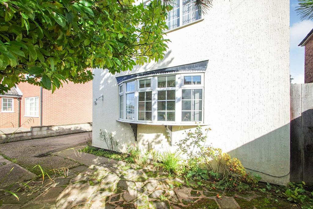 Belper Road, West Hallam, Ilkeston 3 bed detached house £249,950