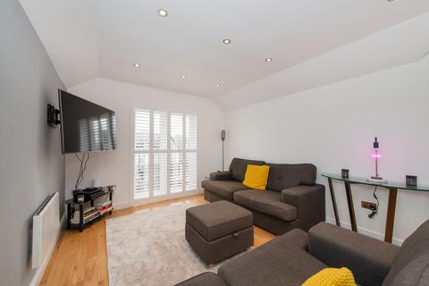 20, Roundhay Court Sutherland Avenue, Leeds, LS8 1BL
