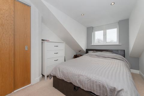 20, Roundhay Court Sutherland Avenue, Leeds, LS8 1BL