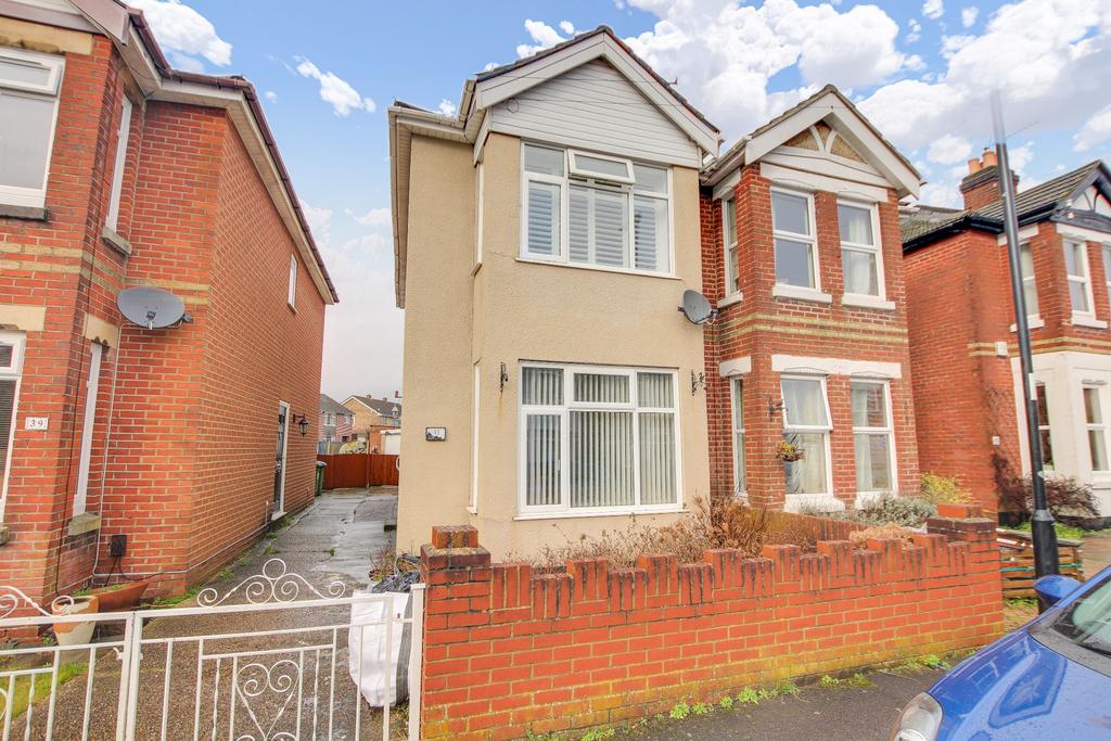 College Road, Woolston 3 bed semidetached house £275,000