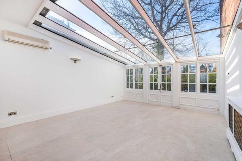 104 Alleyn Road, London, SE21 8AH