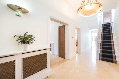 104 Alleyn Road, London, SE21 8AH