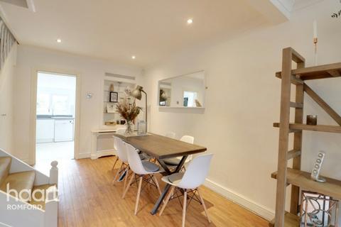 133 Marks Road, Romford, RM7 7AF