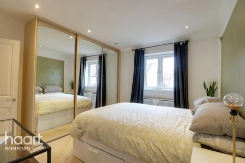 133 Marks Road, Romford, RM7 7AF