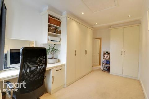 133 Marks Road, Romford, RM7 7AF