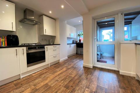 38 Avenue Terrace, Stonehouse, GL10 3RE