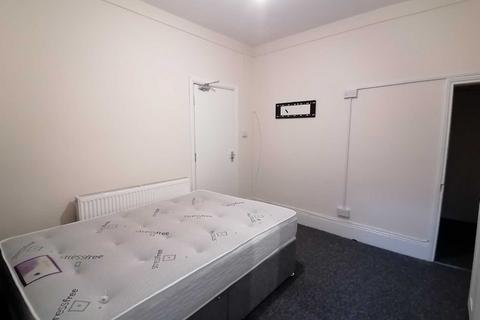 1 bedroom in a house share to rent, London Road, Reading