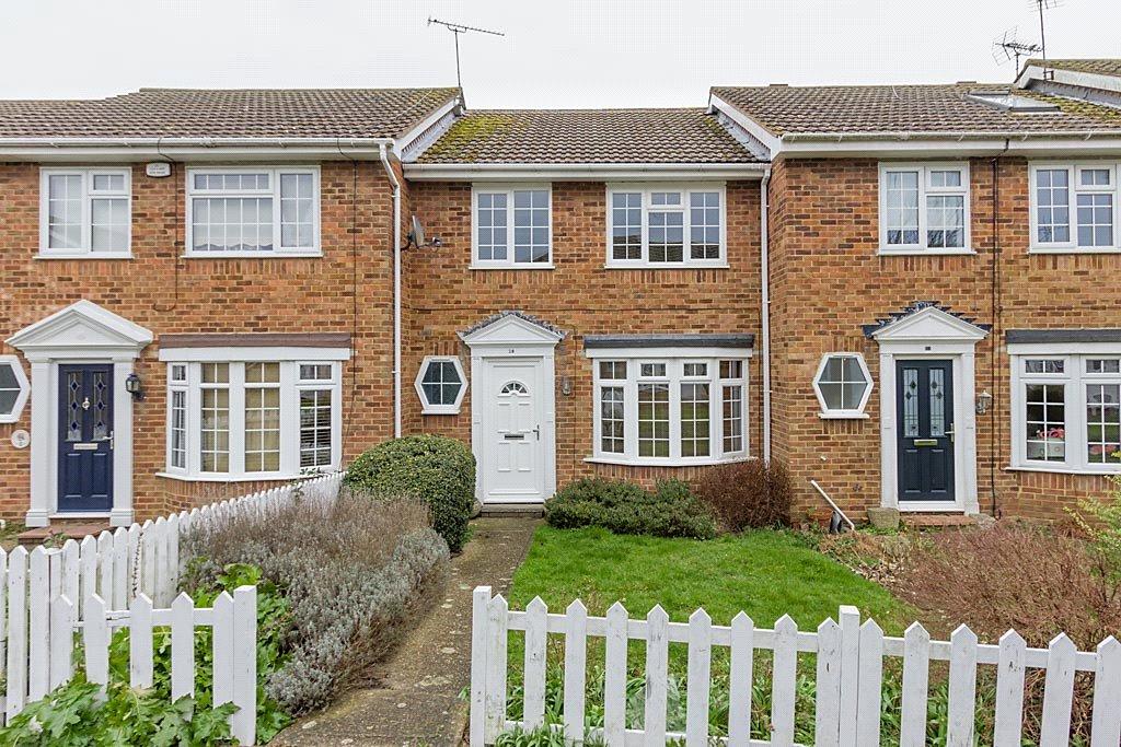 Collingwood Walk, Sittingbourne... 3 bed terraced house £1,150 pcm (£