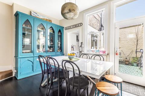 39 Moffat Road, London, SW17 7EZ