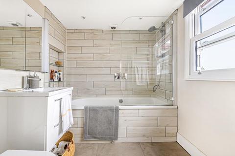 39 Moffat Road, London, SW17 7EZ
