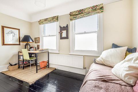 39 Moffat Road, London, SW17 7EZ