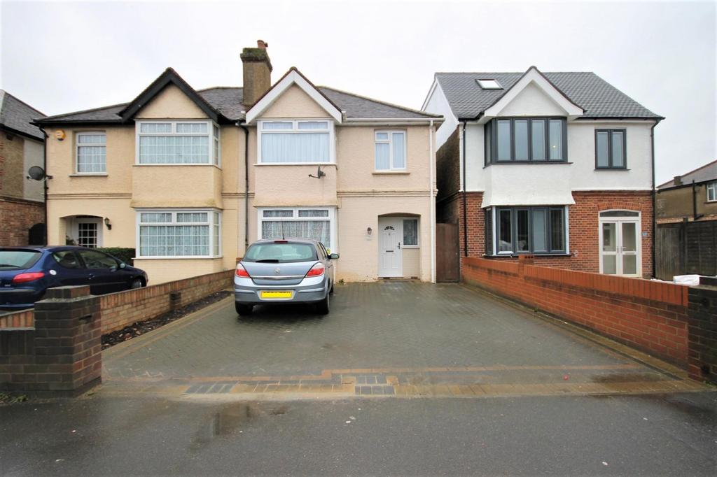 Harlington Road West, Feltham, TW14 3 bed semidetached house £1,750