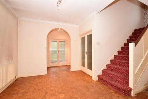 9 Bentley Way, Woodford Green, IG8 0SE