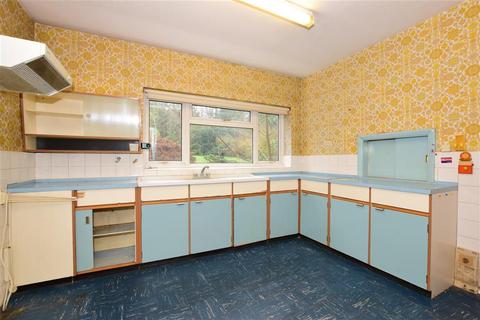 9 Bentley Way, Woodford Green, IG8 0SE