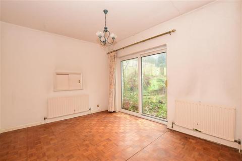9 Bentley Way, Woodford Green, IG8 0SE