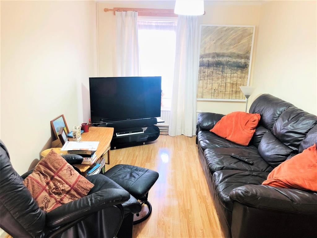 Globe Row, Llanelli 2 bed terraced house £95,000