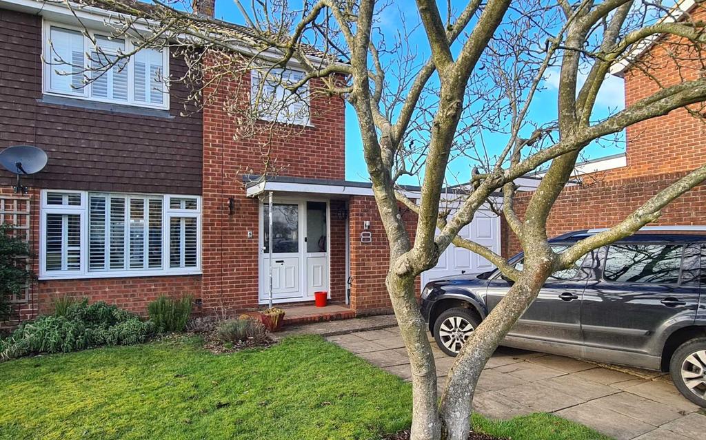 Lambourne Road, Sonning Common 3 bed semidetached house £450,000