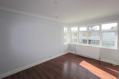 3 Lincoln Close, London, SE25 5ET