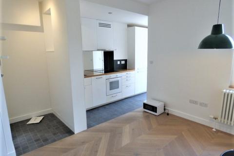 undefined, Grennwich court, Cavell street , Whitechapel E1