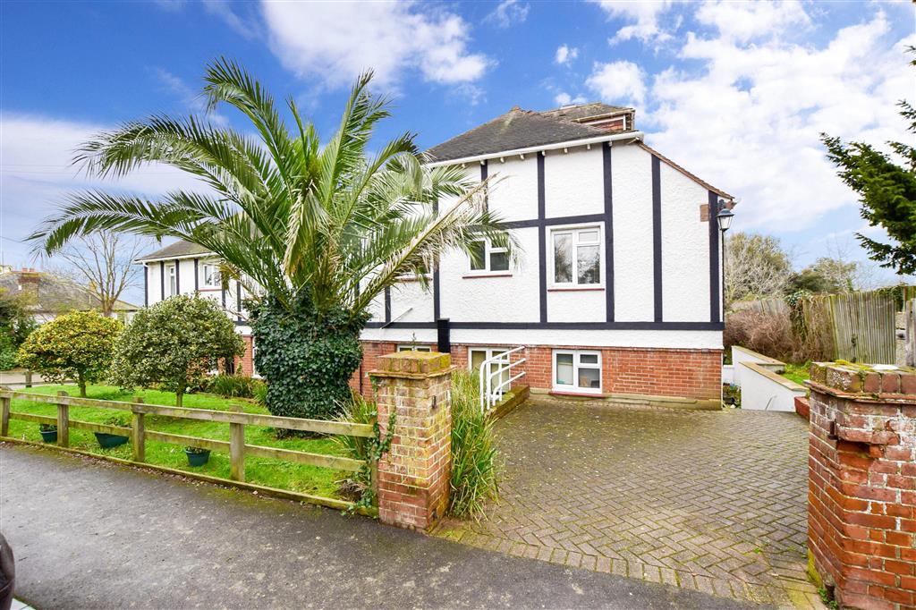 Queens Road, Whitstable, Kent 2 bed ground floor flat £210,000