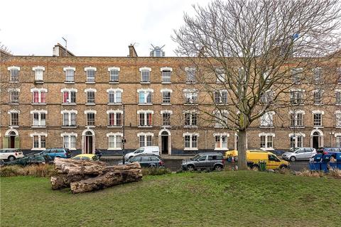 136 Amelia Street, London, SE17 3AR
