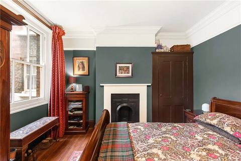 136 Amelia Street, London, SE17 3AR