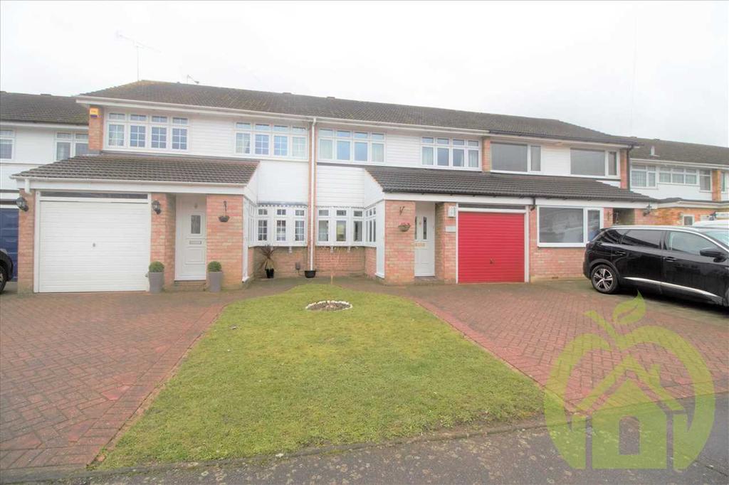West Malling Road, HORNCHURCH 3 bed semidetached house £1,600 pcm (£369 pw)