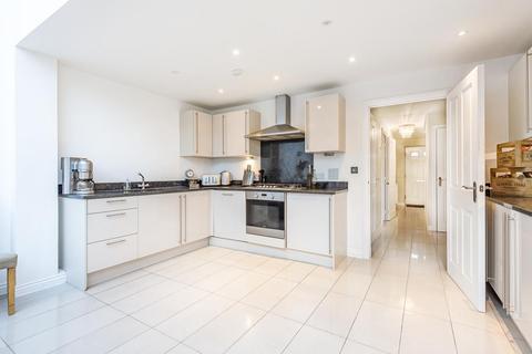 19 Ravens Dene, Chislehurst, BR7 5FL