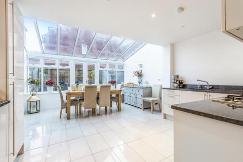 19 Ravens Dene, Chislehurst, BR7 5FL