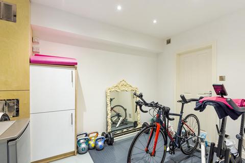 19 Ravens Dene, Chislehurst, BR7 5FL