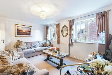 19 Ravens Dene, Chislehurst, BR7 5FL
