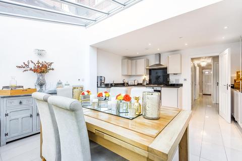 19 Ravens Dene, Chislehurst, BR7 5FL
