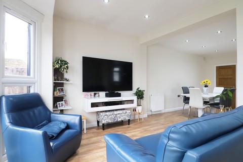 37 Elmstead Avenue, Chislehurst, BR7 6EF